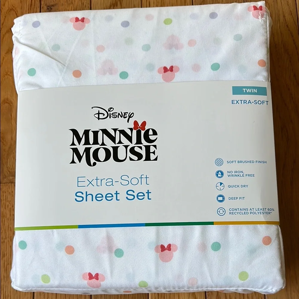 Disney Minnie Mouse Extra-Soft Sheet Set - White with Multicolor Dots - Picture 2 of 5